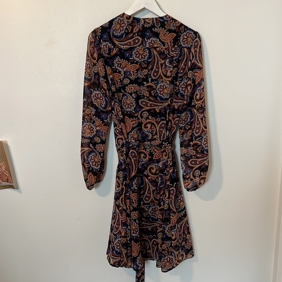 JBS Paisley Long Sleeve Deep V-Neck Dress with Belt at waist size 8 - Picture 8 of 9
